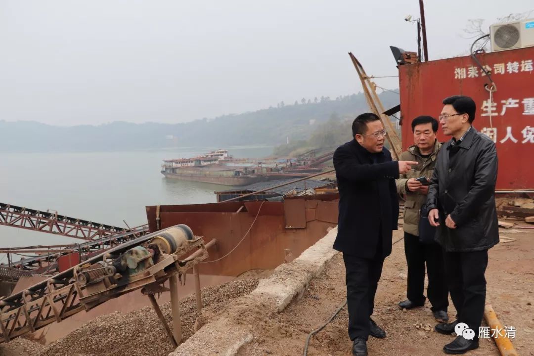 衡阳市河长办霆雷出击打击非法制洗砂乱象(图1)