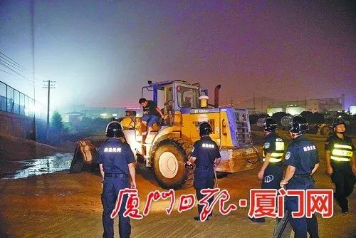 同安这些人想趁周五晚上大干一场！结果却是大吃一惊！(图8)