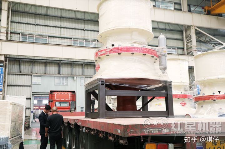 切身体验液压圆锥破碎机高质生产ZQ95(图1)