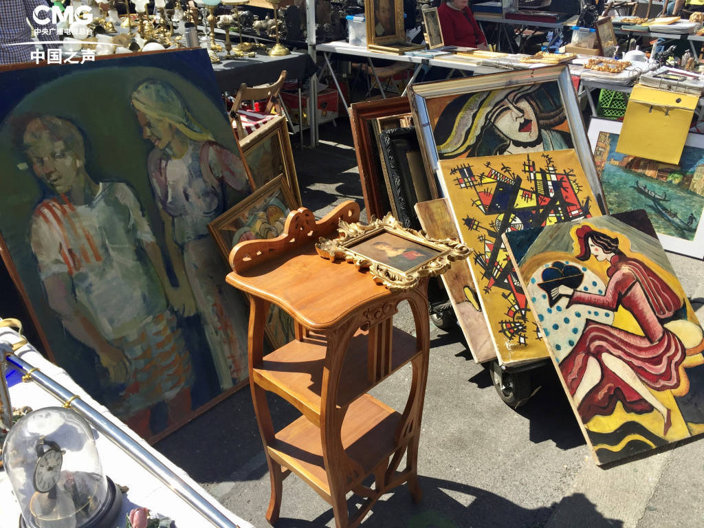 总台记者看世界丨瑞士旧货市场包罗万象，“淘”旧货淘出意趣、品味和温情(图1)