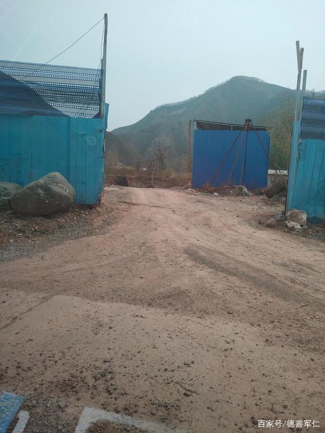 三门峡市好阳河阳店镇段，两家洗砂场非法长期占用河道，非法采砂(图3)