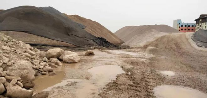 新乡县翟坡镇一无证洗砂场被查处(图3)