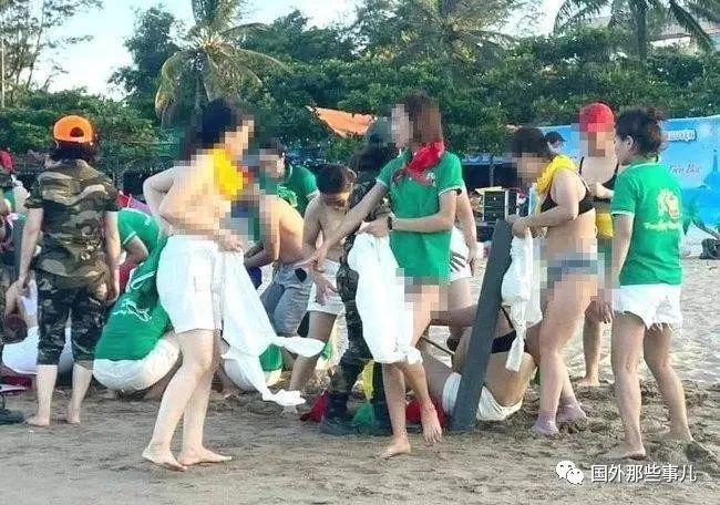 公司海边团建，女员工竟然脱掉内衣露胸，视频在网上疯传(图2)