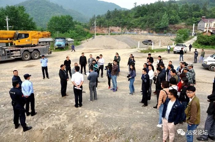 占用河道，理应强制拆除(图6)