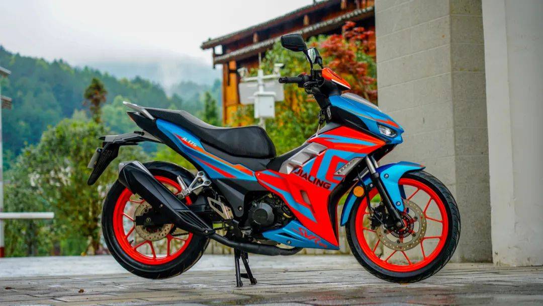 12680元起嘉陵CoCoSVR180运动弯梁售价公布​！同场CoCo机车品牌正式发布！(图9)