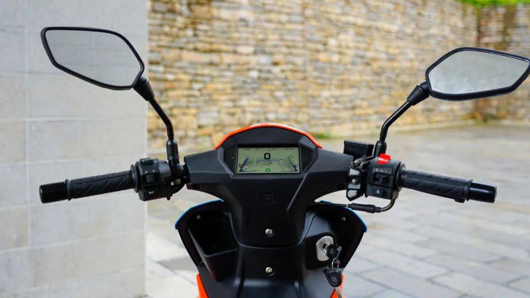 12680元起嘉陵CoCoSVR180运动弯梁售价公布​！同场CoCo机车品牌正式发布！(图15)