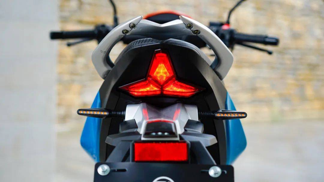 12680元起嘉陵CoCoSVR180运动弯梁售价公布​！同场CoCo机车品牌正式发布！(图19)