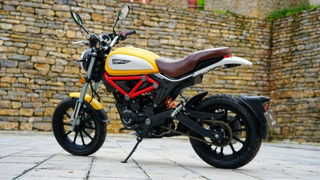 12680元起嘉陵CoCoSVR180运动弯梁售价公布​！同场CoCo机车品牌正式发布！(图56)